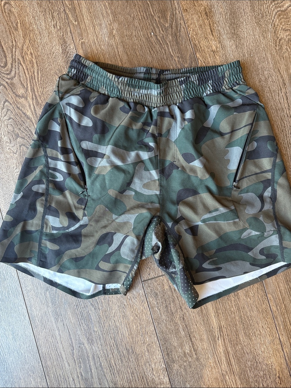 ZYIA Men's Camo Athletic Shorts - Green and Black